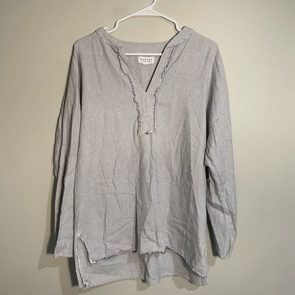 Velvet By Graham and Spencer White and Black Striped Oversize Cotton Top Medium - Picture 1 of 9